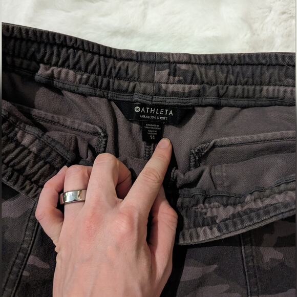 Athleta Farallon Camo Sweat Shorts Women's Size 14 - Picture 6 of 6